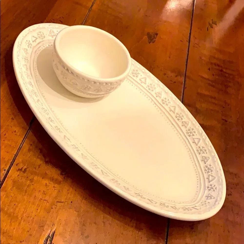 Hallmark Winter White Embossed Platter/Bowl Set